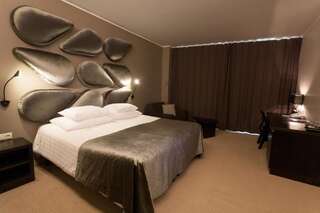 Отель Aqva Hotel & Spa Раквере Стандартный двухместный номер XL с 1 кроватью или 2 отдельными кроватями, право посещения спа-центра-3